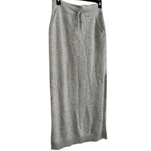 *Brand New* 100% Cashmere Gray Skirt